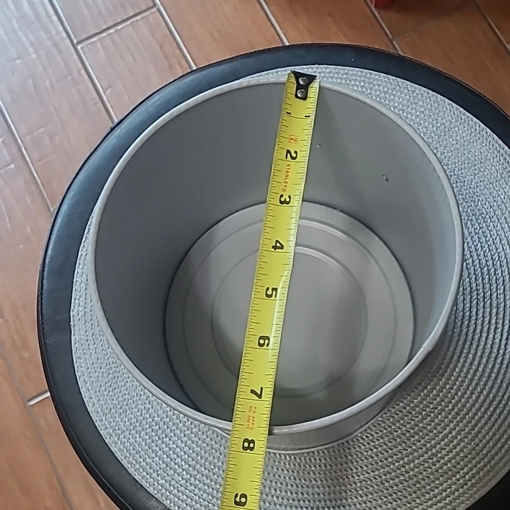 Ribbed Dog Food Tin